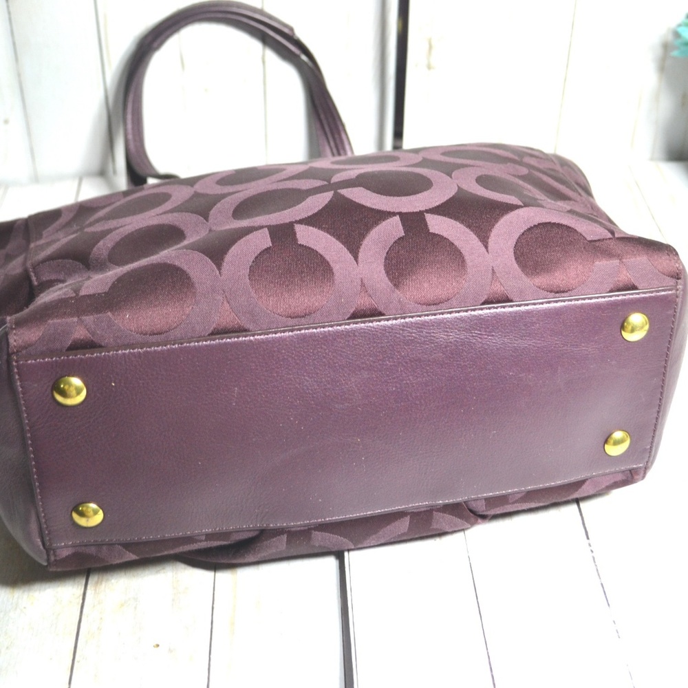 Coach F26031 Signature C Taylor Op Art Tote Bag - Picture 3 of 7